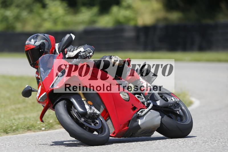 /27 12.06.2025 Ducati Schweiz Trackday Warmup  ADR/gelb-jeaune/19-2